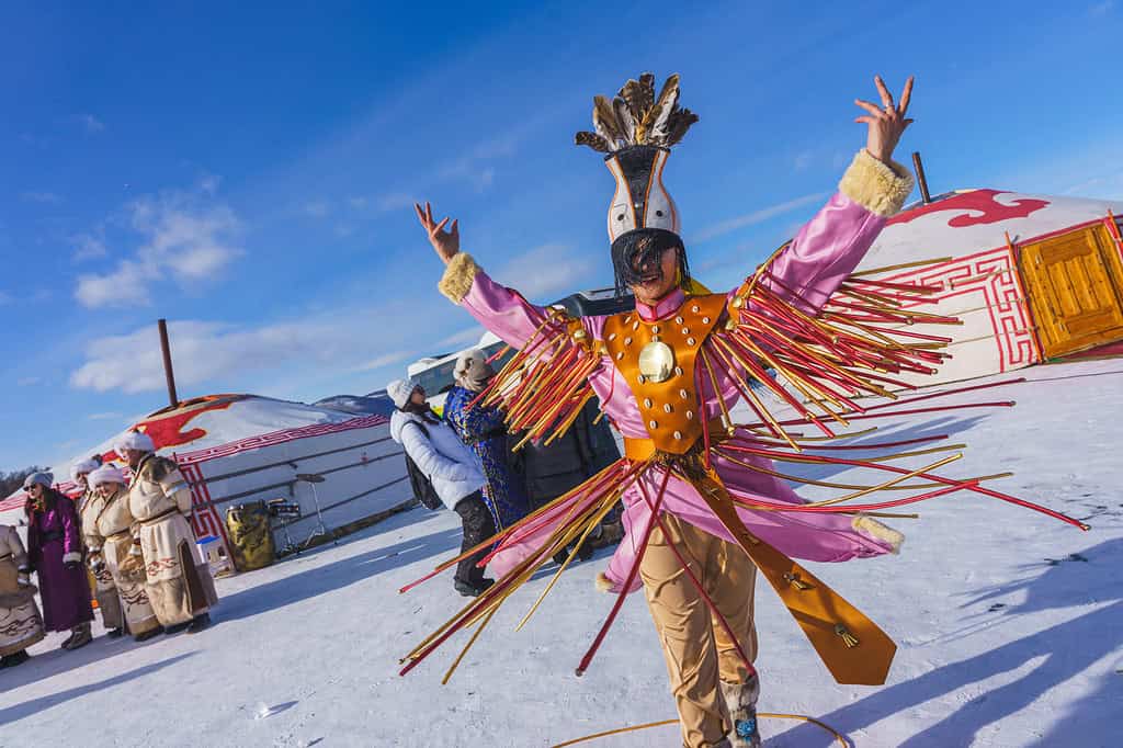 IJsfestival op het Khuvsgul meer tijdens Mongolië Winter Tour Off Road Self Drive